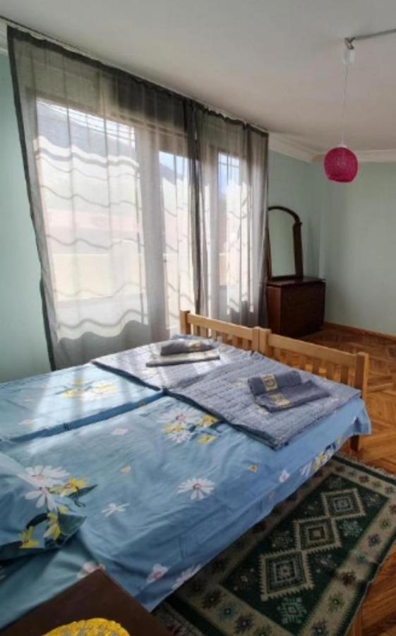 Guest House Sky Plus Tbilisi Exterior photo