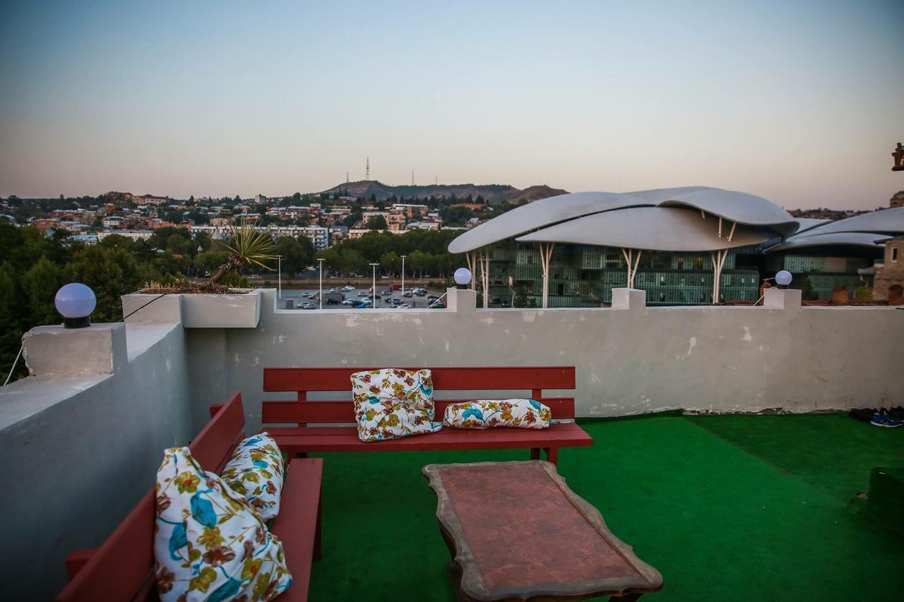 Guest House Sky Plus Tbilisi Exterior photo