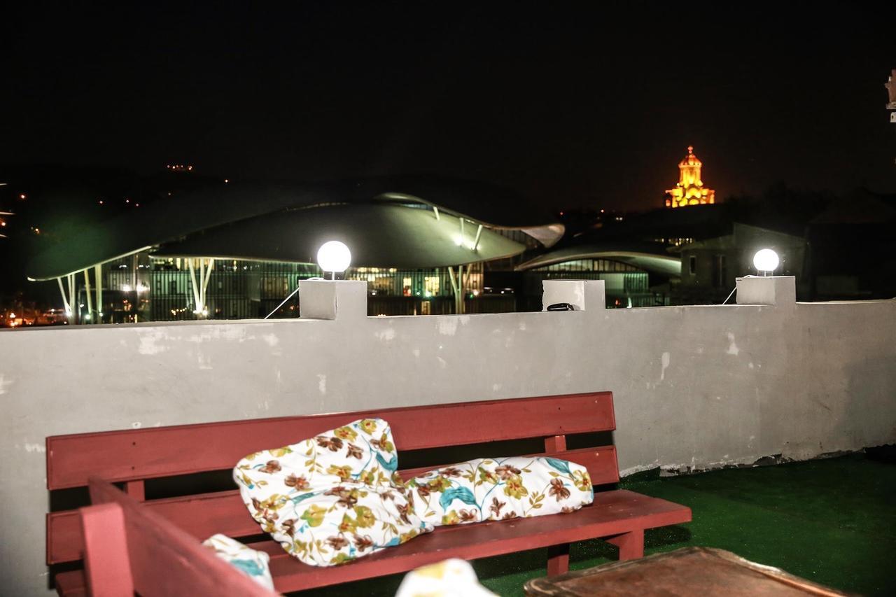 Guest House Sky Plus Tbilisi Exterior photo