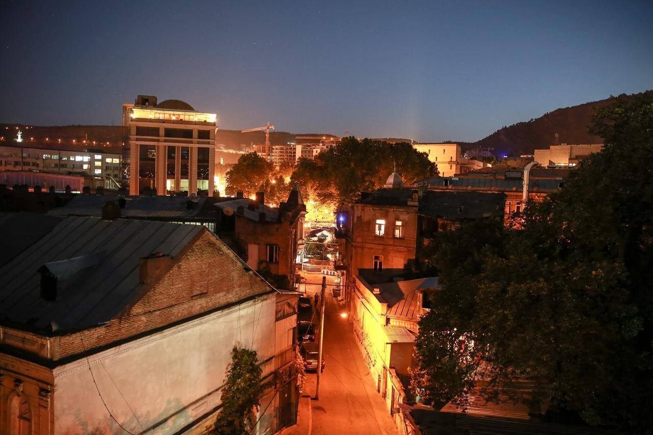 Guest House Sky Plus Tbilisi Exterior photo