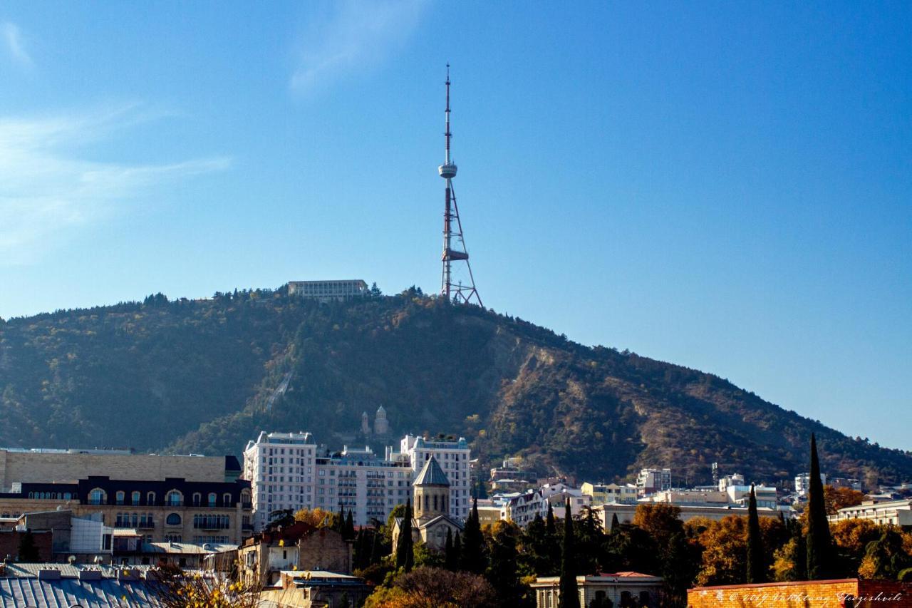 Guest House Sky Plus Tbilisi Exterior photo